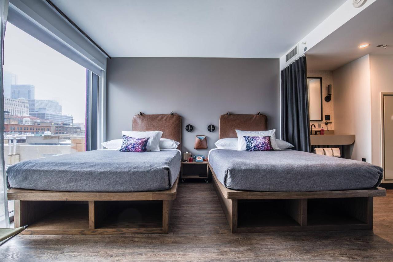 Отель Moxy Chicago Downtown Экстерьер фото