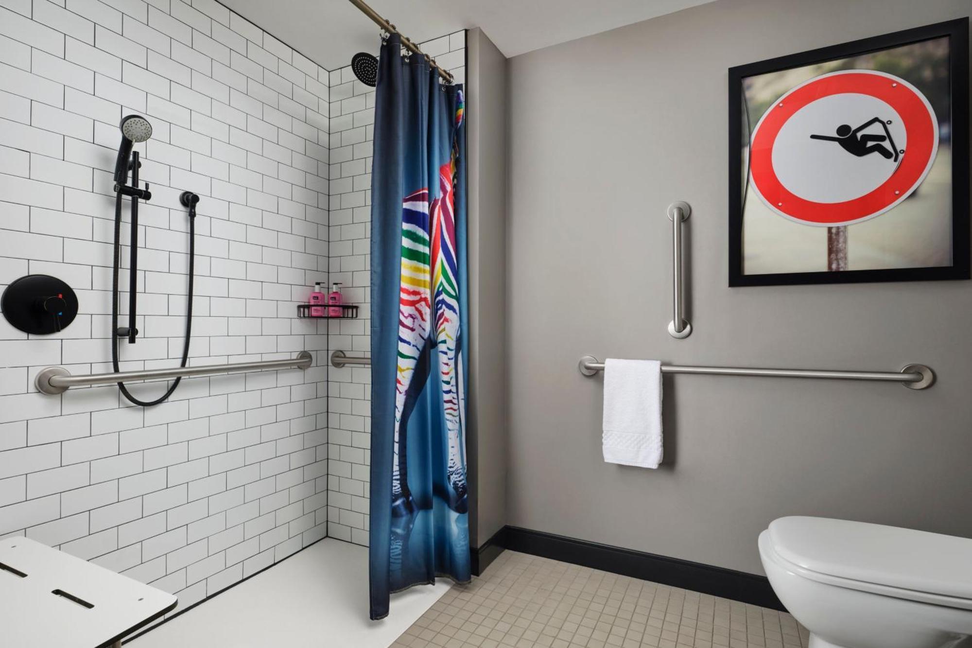 Отель Moxy Chicago Downtown Экстерьер фото