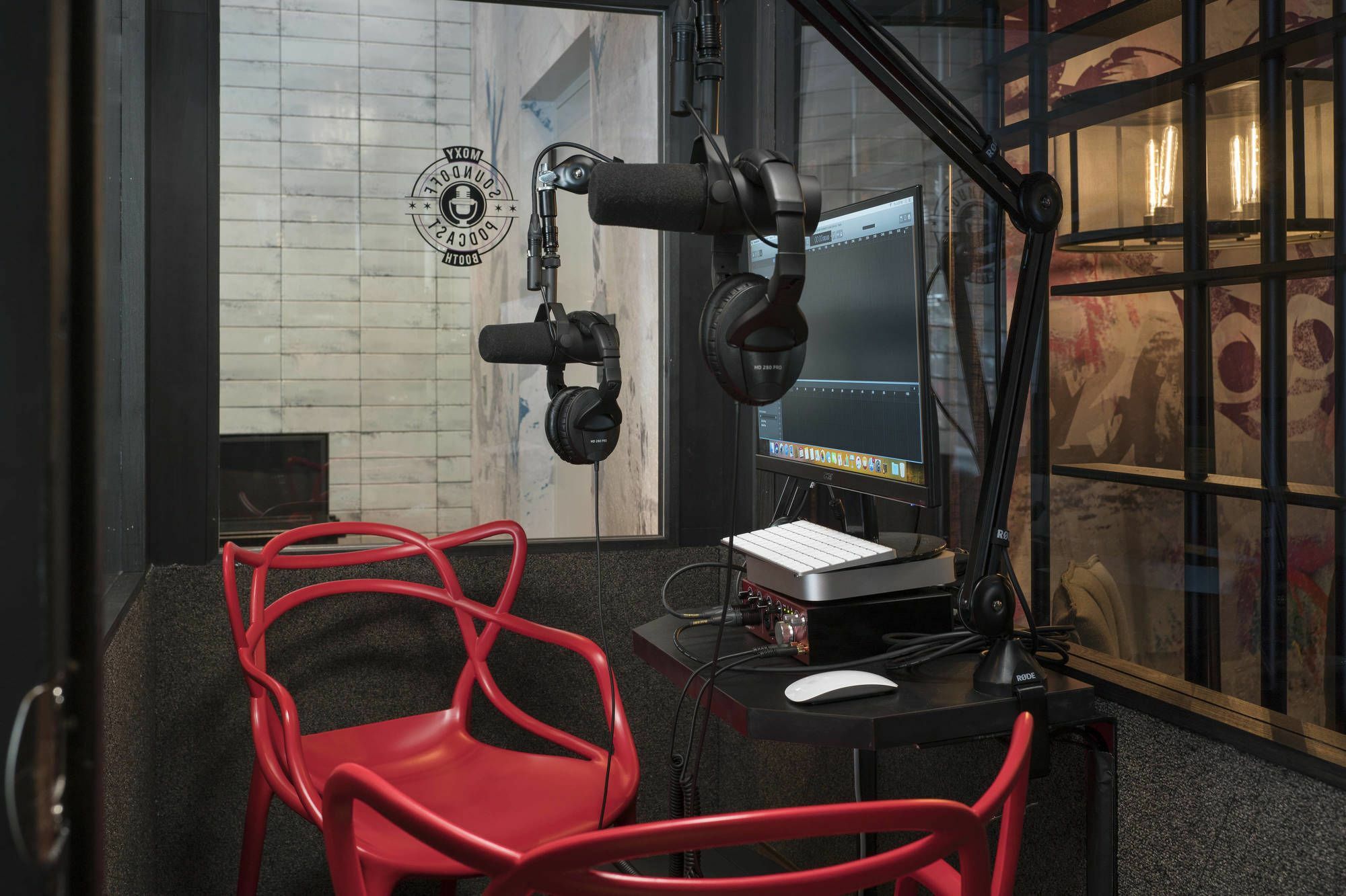 Отель Moxy Chicago Downtown Экстерьер фото