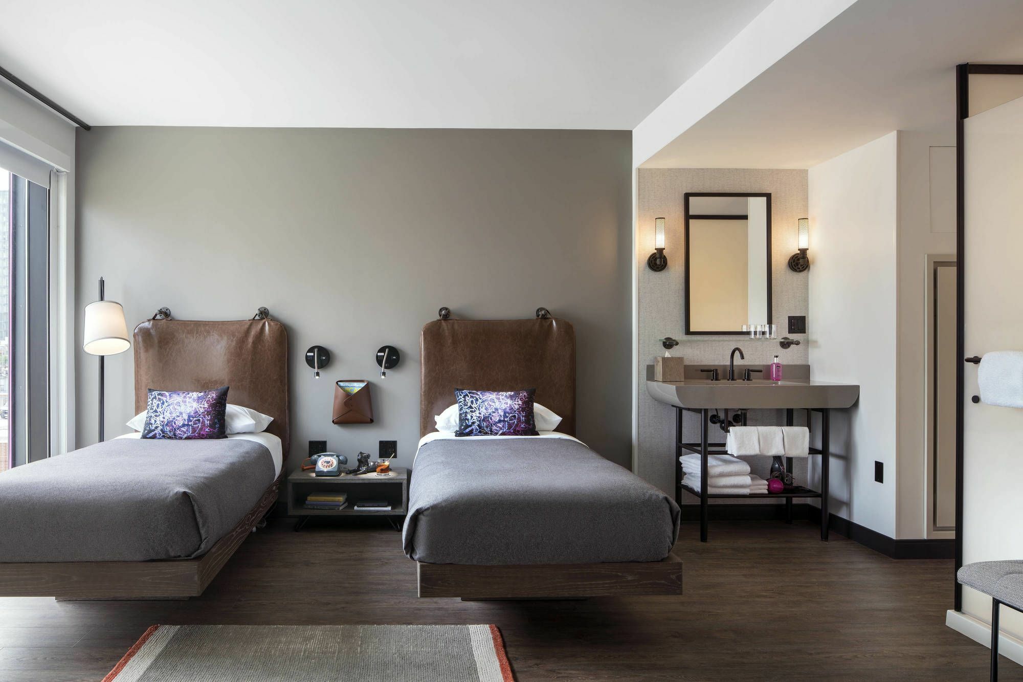 Отель Moxy Chicago Downtown Экстерьер фото
