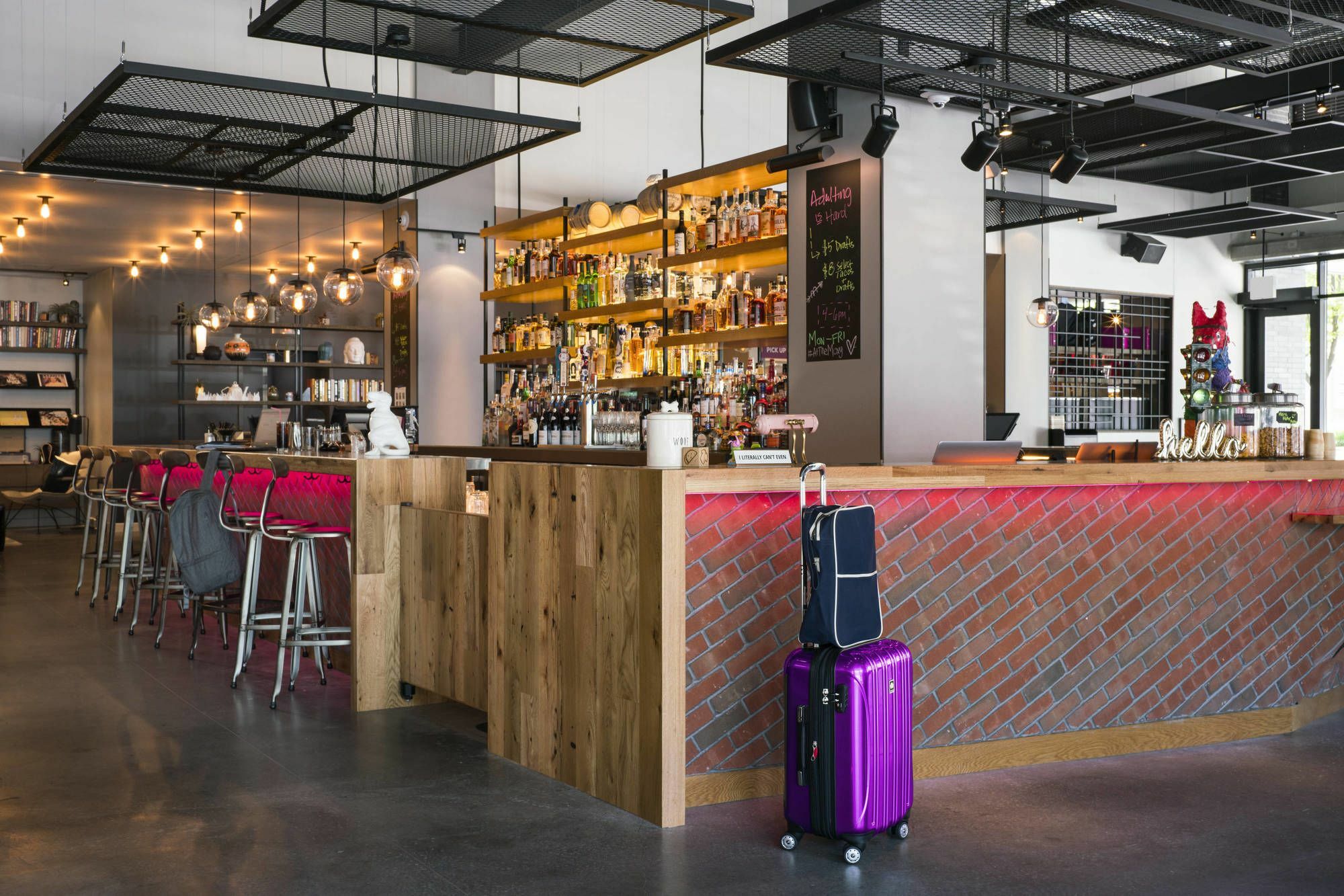 Отель Moxy Chicago Downtown Экстерьер фото