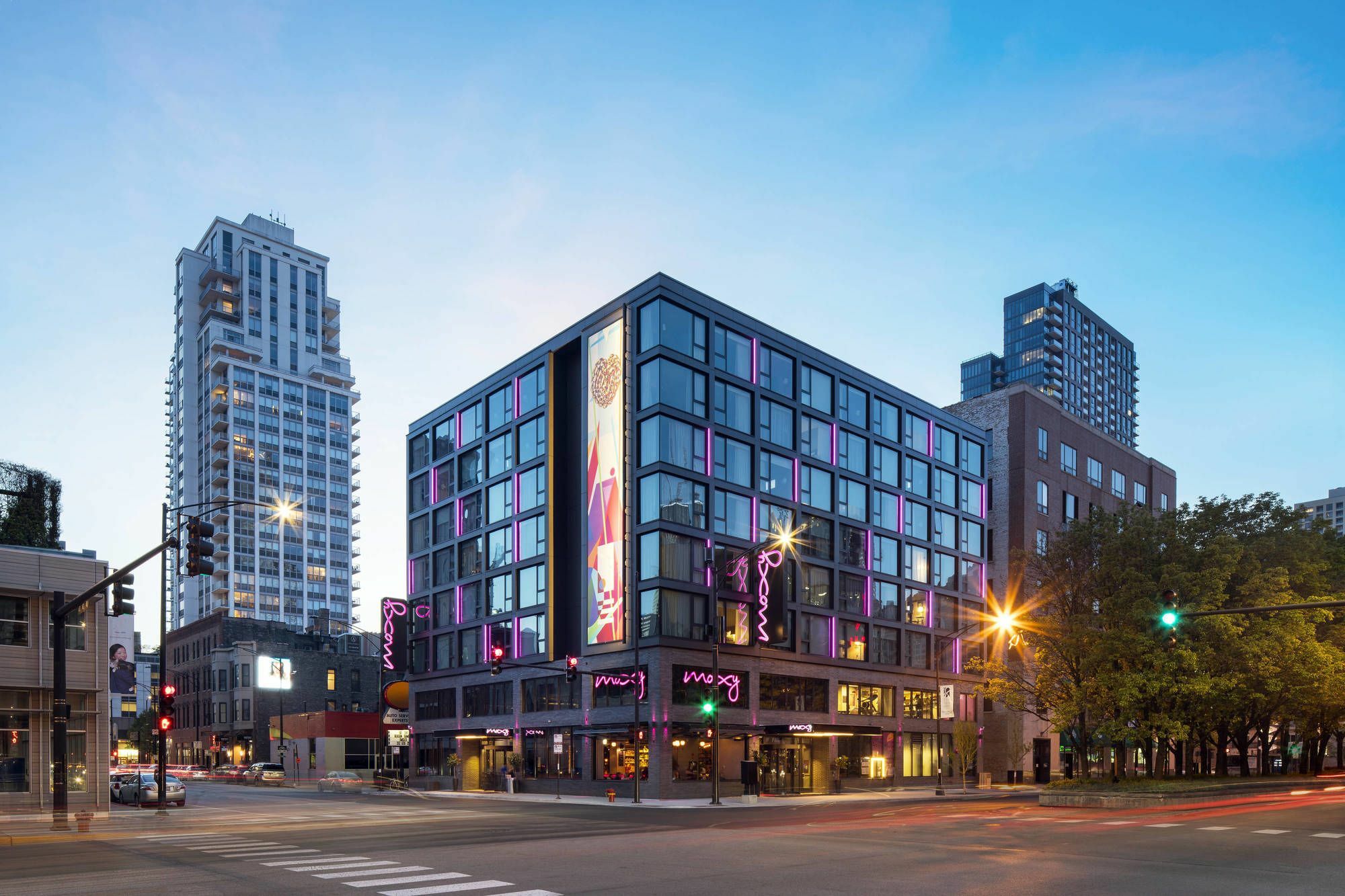 Отель Moxy Chicago Downtown Экстерьер фото
