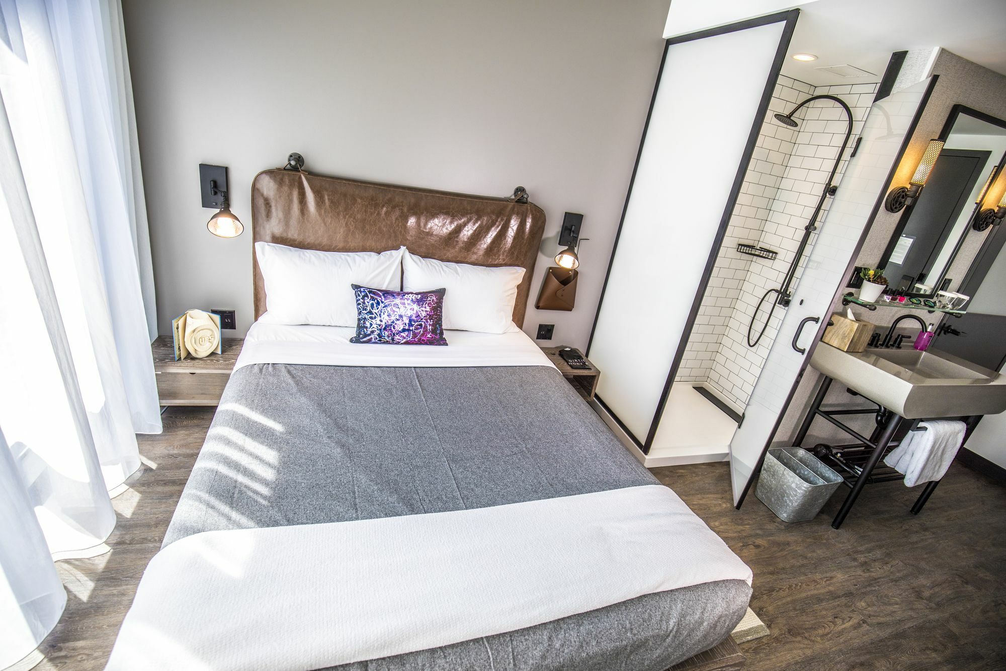 Отель Moxy Chicago Downtown Экстерьер фото