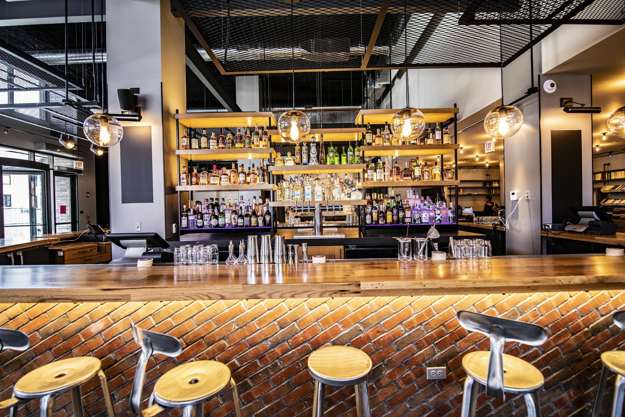 Отель Moxy Chicago Downtown Экстерьер фото